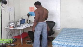 Oral seks, mastürbasyon, boşalma, siyah, korunmasız seks, seks, yalamak – genç eşcinsel fahişeler kendi popolarını sikiyor