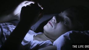 ”Naughty Sima B uses a handheld light to fuck her twat”