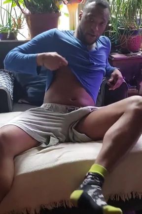 Kennie Jai Jerks off and Cums Hard for You!!