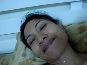 Mature Filipina wife in orgasm