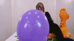 Alla makes B2P two balloons of 16 inches each in purple and yellow colors!!!