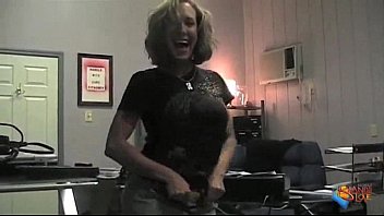 Brandi Love Lap dance And Blowjob