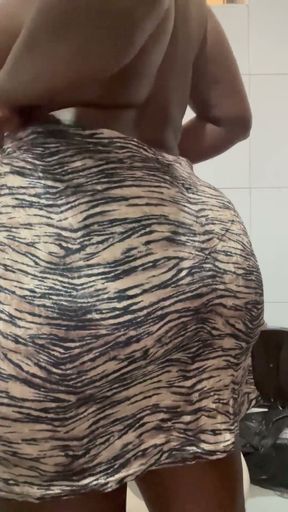 Naughty Girl Caught Pissing in Public Toilet(full Video Ok