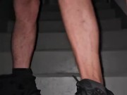 sexo en las escaleras