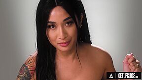 Up Close - How Women Orgasm With Natural Beauty Avery Black! Solo Female Masturbation! Full Scene