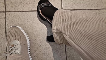 An Unexpected Adventure in the Shoe Store: How Nicoletta Found the Perfect Pair of shoes Despite the Discomfort of Sweaty Tights