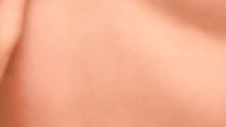 抱き心地のよさそうな体をした彼女の素股でイク