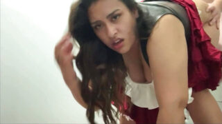 Clip hardcore în cosplay cu o americancă de 18 ani care este futută hardcore în anus