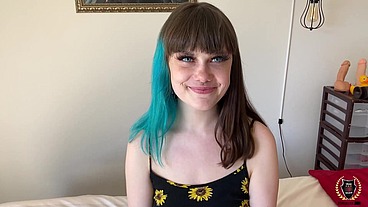 Blue & Fringe Haired Lady Ireland Rose Rides & Sucks Rome Major's Dick