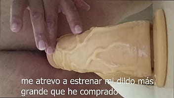 Amanec&iacute_ cerrado, uso 3 dildos para cogerme yo solito