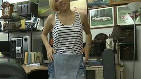 Babe sells her BFs subwoofer and screwed by pawn man
