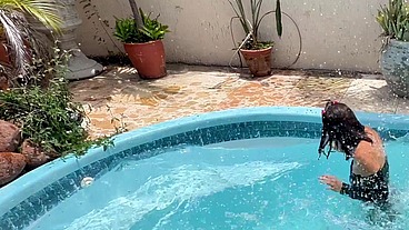 Kinky Mary’s Wet Poolside Fantasy