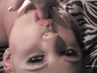 Aurora Snow Is Willing to Receive a Large Ramrod