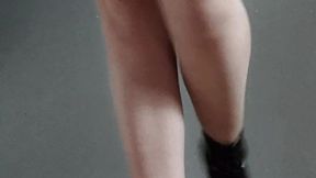 petite video de mes jolies bottes avec ma mini jupe j espere que tu aime bien ...