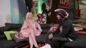 Naughty Blond Model Caitlyn Brooks Spills Secrets