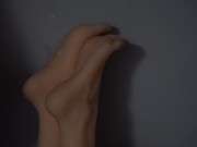Cum on pose feet