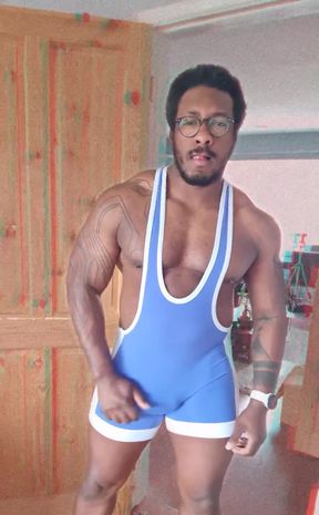 I Think I Like Blue Now, Makes Bulge Look Big