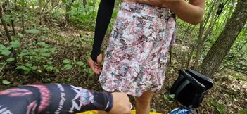 Fucking Sucker in a Skirt and Leggings and Cum - Exclusive Fuck in the Park