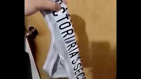 Deliciosa tanga de mi amiga encontrada en su bolso