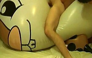 Giant inflatable toy humping cum