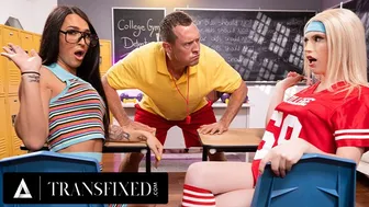 Khloe Kay and Izzy Wilde take turns gaping with Pierce Paris in a wild threesome