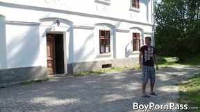 Muscular youngster Chris Hollander barebacks lusty homo