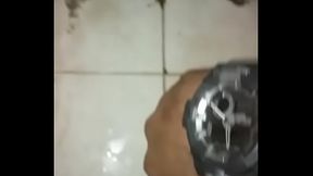 Menino da &Aacute_rabe Batendo uma Punheta com Gemido e Gozada