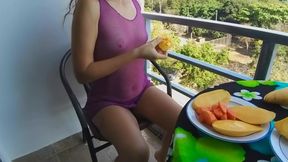 Fetish! Hot Amateur MILF Eats Fruits on Balcony and Shows Hairy Pussy