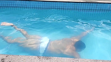 YURI GAÚCHO - SUMMER DAY SEX ON THE POOL