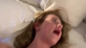 She sucks the cum out the pipes of plumber into her mouth sperm