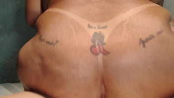 Coloquei ele pra morar aqui em casa porque minha tia pediu, agora do dando o cu pra ele sem meu marido saber