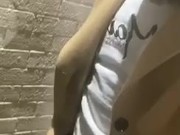 Khi Lavene golden shower