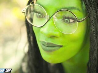 Ana Foxxx Makes Kenna James Cum Hard on a Green Sextoy - Nasty Porn Cosplay Parody