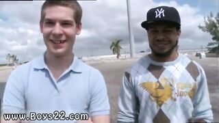 Hot dude gives a sloppy blowjob to a hung stranger while driving on the road