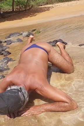 Ladysilva Crossdresser Bikini in the Beach That You Have a Bunda 05