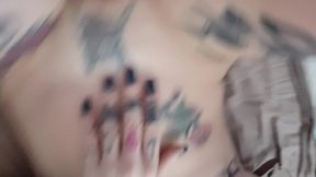 un coucou a tous moi je me douche en pensant a vous