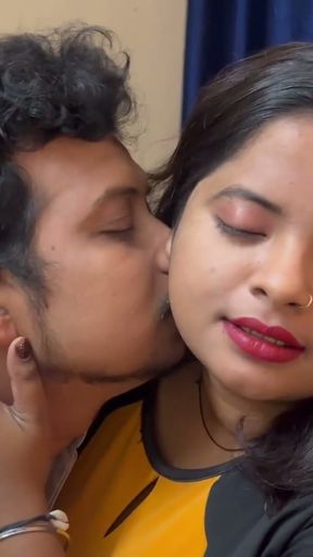 BOYFRIEND MEET WITH HER GIRLFRIEND LAST TIME BEFORE MARRIAGE AND FUCK HER HARDLY   Clip 1