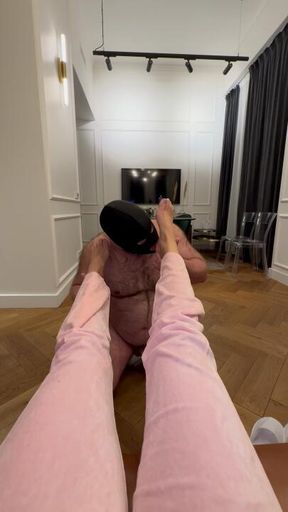 Pindick Cuckold Swallow my boyfriend’s Cum during FOOTJOB jerk-off POV
