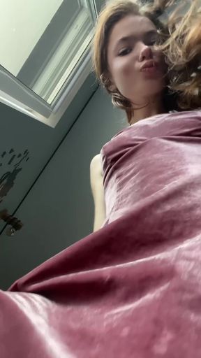 Amateur girl shows off her homemade pussy