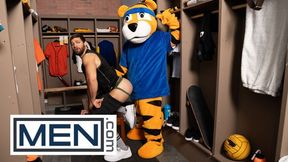 BOYS - Shamu Azizam Pulls Off His Trousers And Arches So Jake Preston Can Drown His Tongue Inwards His Crevice