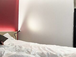 After skiing, stepmom shares couch with stepson