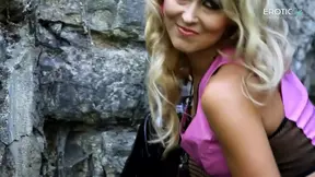 Blonde milf gets naked outdoors to show to her cam users on EroticOnly!