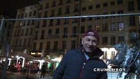 ce mec avec une tres grosse bite baise sans capote son pote