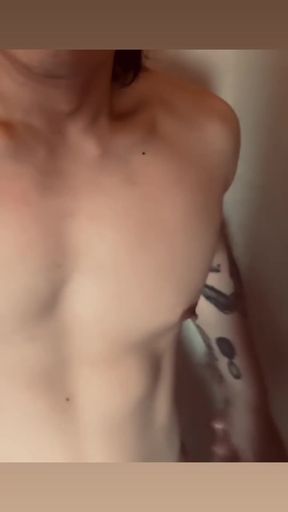 Asian amateur GF jacks it off in a solo session