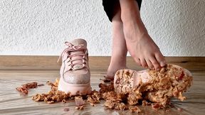 Crushed Pizza – Glitter Clogs & Barefoot Power and golden Natur Sekt