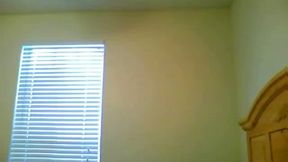 Amateur teen dildoing her pussy on webcam