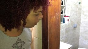 espiando novinho tomando banho, nao resistir e dei a buceta gostoso