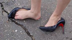 Christian Louboutin Corneil calf walking and bending, high heels stomping, ruined Louboutin, Louboutin bending