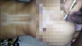 desenhou na bunda da garota com a piroca dentro dela