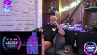 Who’s Auntie Is This? 🤨🍑